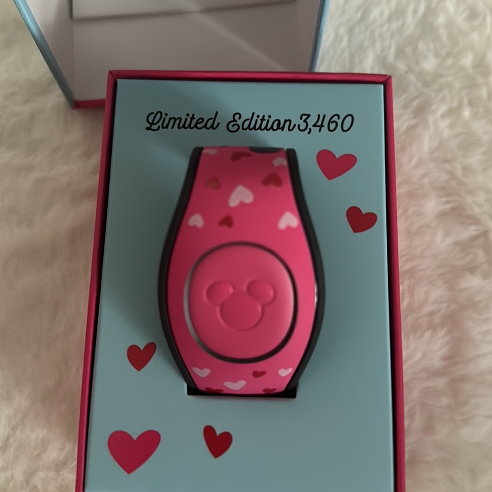 Limited Edition Magic Band! - Picture 2 of 4